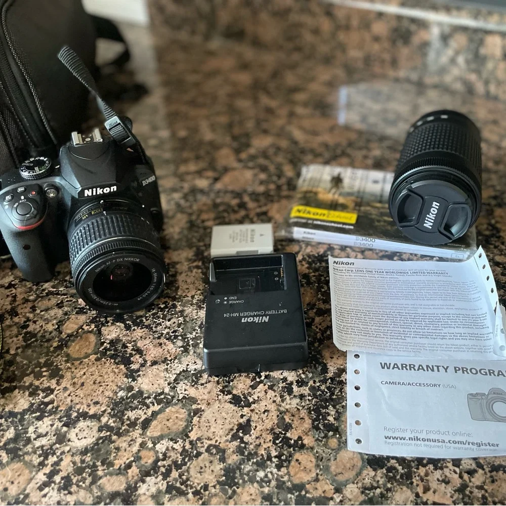 Nikon D3400 Camera with additional lens & original paperwork, bag, charger etc